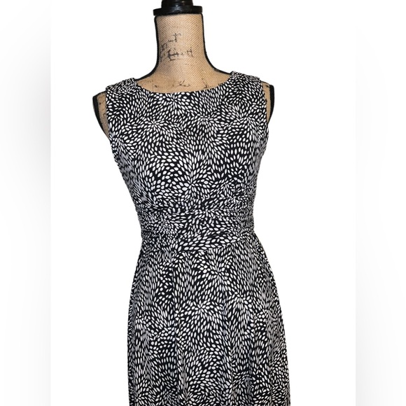 Jessica Howard Black and White Fit And Flare Midi Dress Size. 6 - Picture 2 of 7